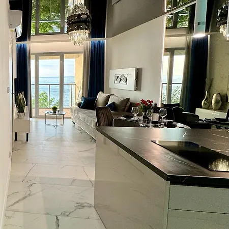 Gray Z Bezposrednim Widokiem Na Morze- Nadmorski Luksus 우스트 노리 모르스키