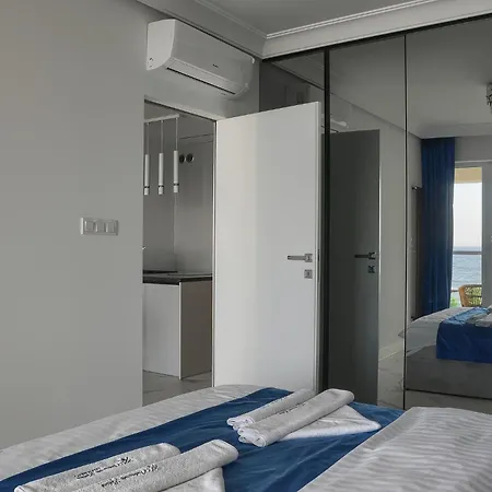 아파트 Gray Z Bezposrednim Widokiem Na Morze- Nadmorski Luksus 우스트 노리 모르스키